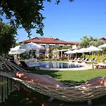Savana Boutique Bed and Breakfast 3*